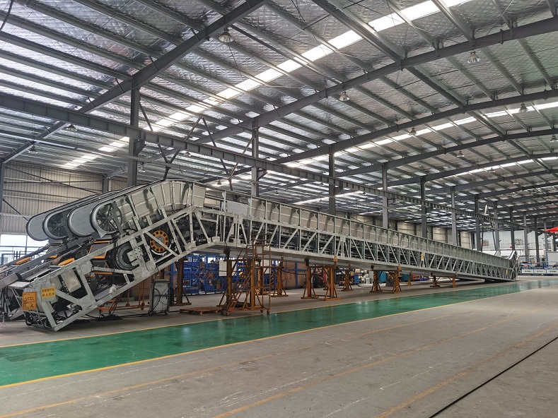首批提升高度18米的重载型自动扶梯下线发往韩国